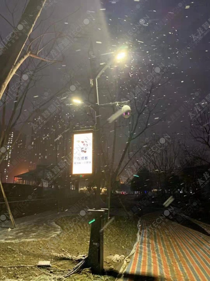 led燈桿屏|智慧燈桿屏|立柱廣告機(jī)|led廣告機(jī)|智慧路燈|戶(hù)外LED廣告機(jī)|燈桿屏